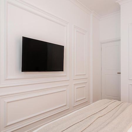 Elegant Apartment A Breath Away From The Acropolis Атина Екстериор снимка