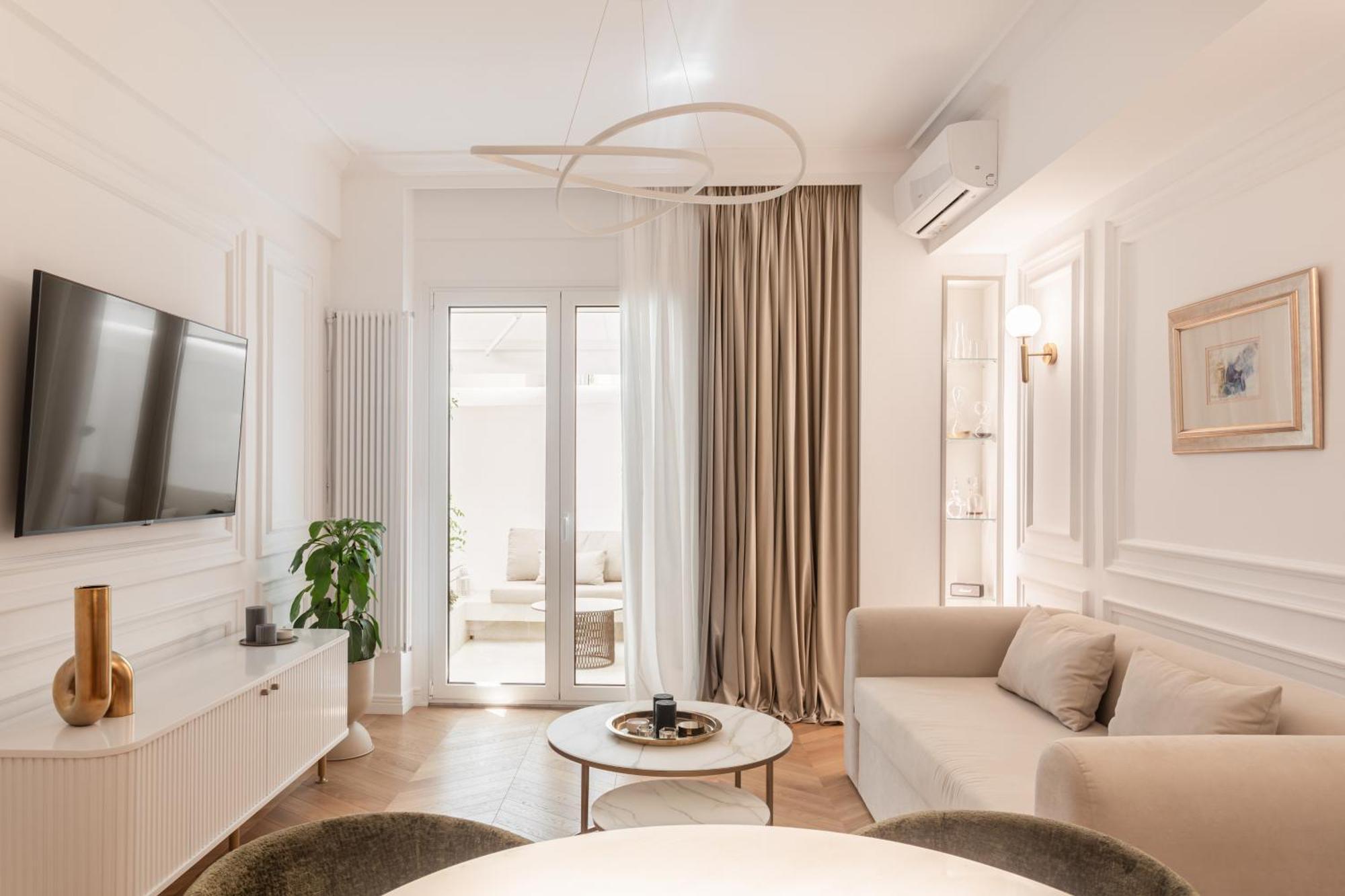 Elegant Apartment A Breath Away From The Acropolis Атина Екстериор снимка